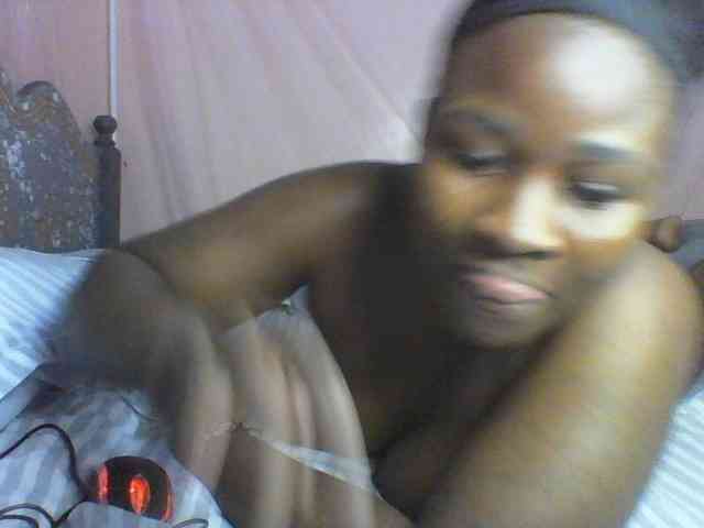 Moona141 webcam