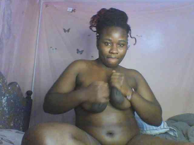 Moona141 webcam