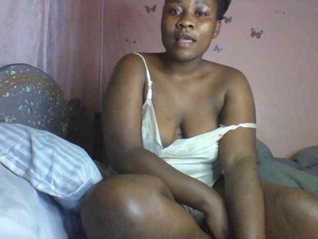 Moona141 webcam