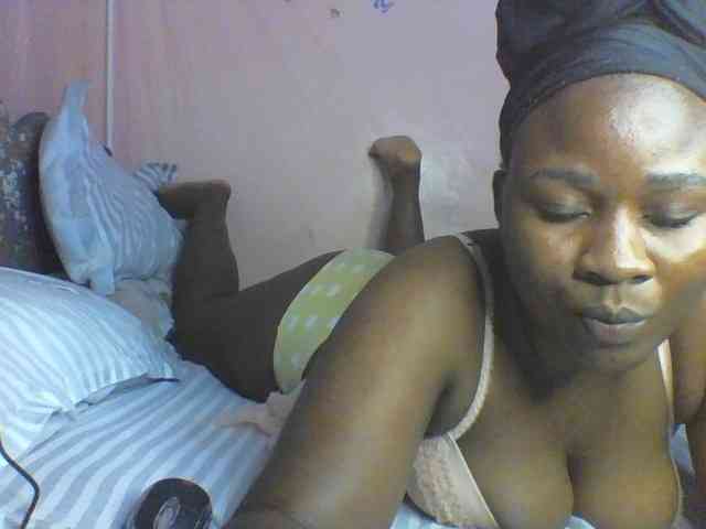 Moona141 webcam