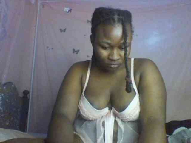 Moona141 webcam