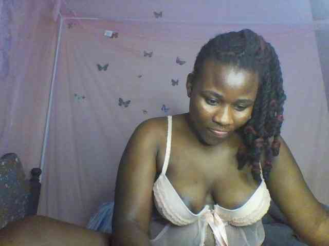 Moona141 webcam