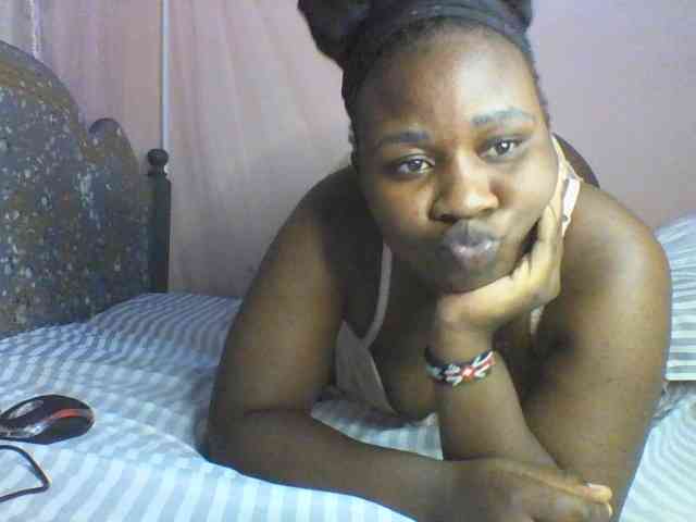 Moona141 webcam