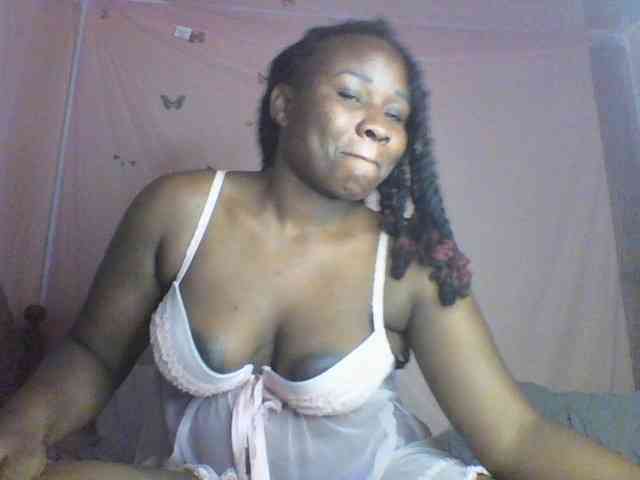 Moona141 webcam