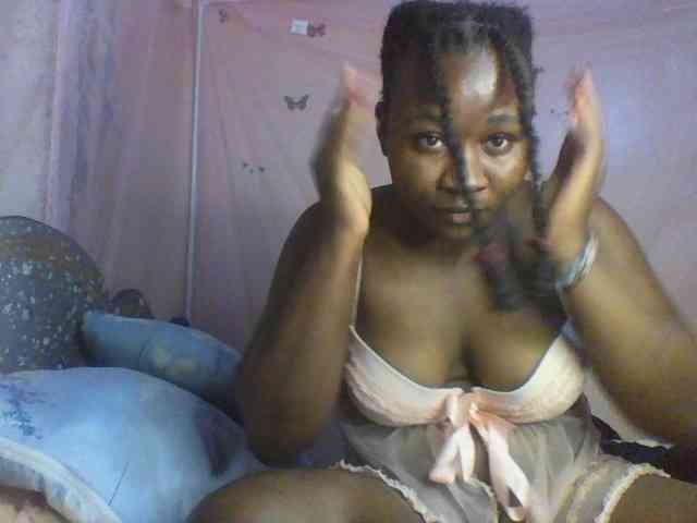 Moona141 webcam
