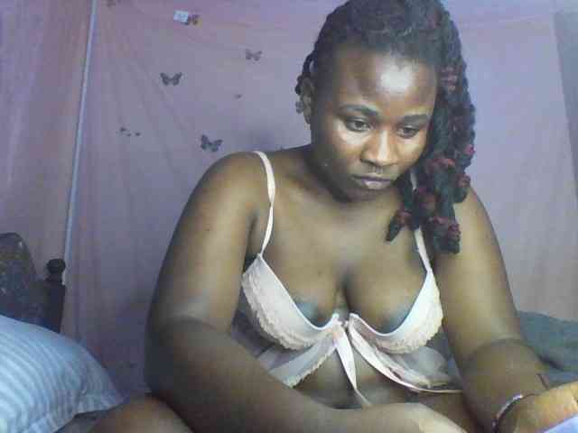 Moona141 webcam