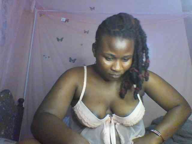 Moona141 webcam