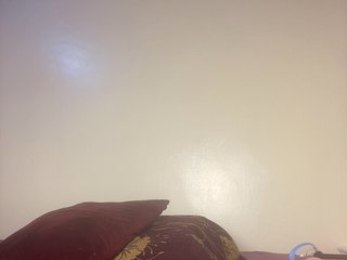 Hotpetite555's Live Webcam