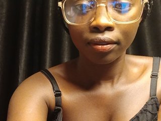 Hotpetitechic's Live Webcam