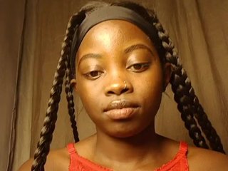Hotpetite555's Live Webcam