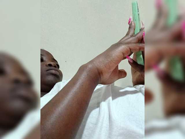 Chocolateboo598 live cam on BongaCams