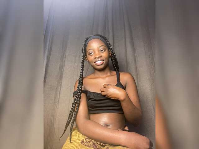 Hotpetite555 live cam