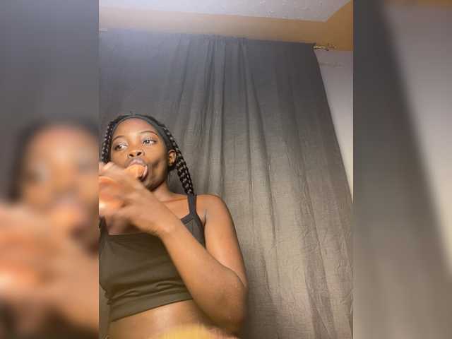 Hotpetite555
