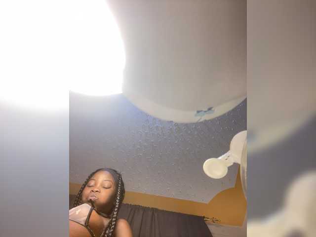 Chocolateboo598 live cam on BongaCams