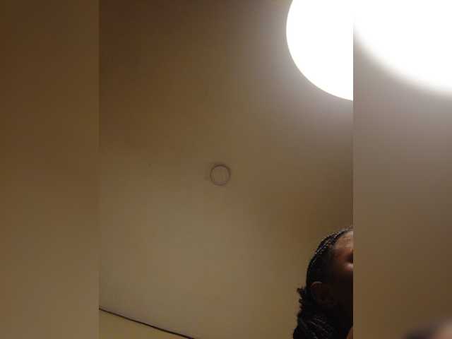 Hotpetitechic live cam on BongaCams
