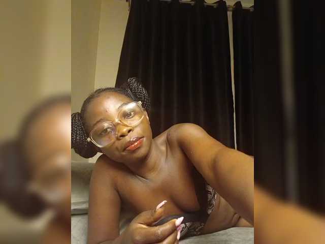 Chocolateboo598 live cam on BongaCams