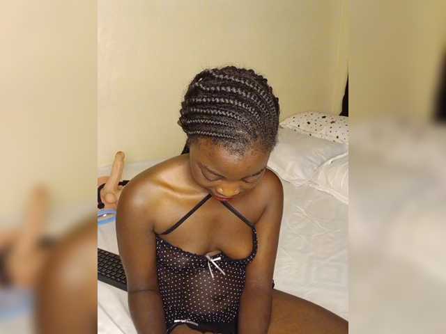 hotpetite555 webcam bongacams model stream image