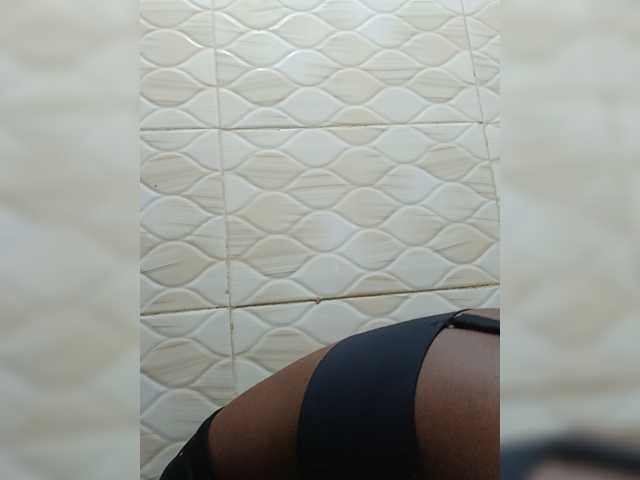 Hotpetitechic live cam on BongaCams