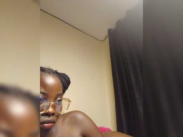 Chocolateboo598 live cam on BongaCams