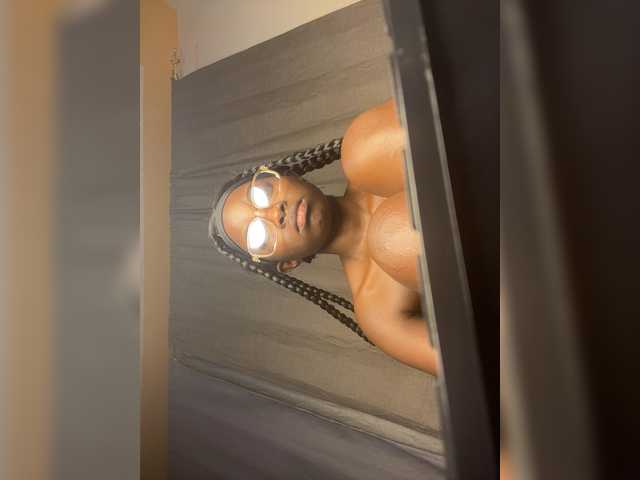 Chocolateboo598 live cam on BongaCams