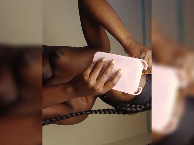 Chocolateboo598 live cam on BongaCams