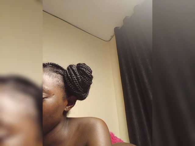 Chocolateboo598 live cam on BongaCams