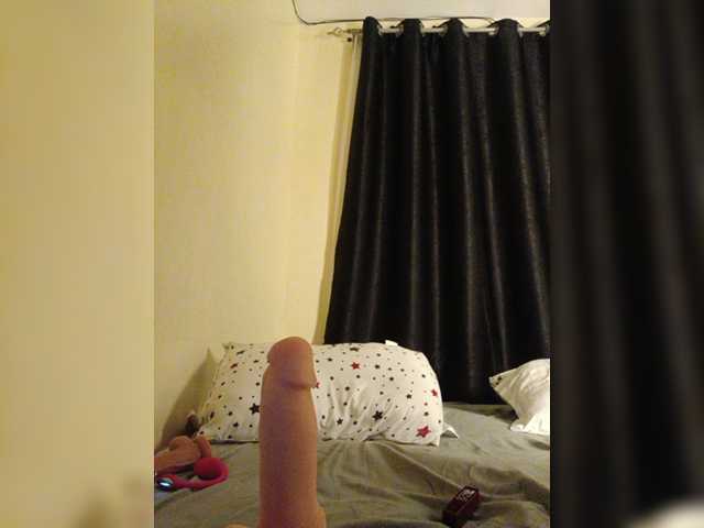 Hotpetitechic live cam