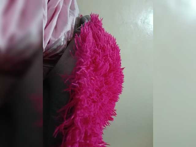 Hotpetitechic live cam