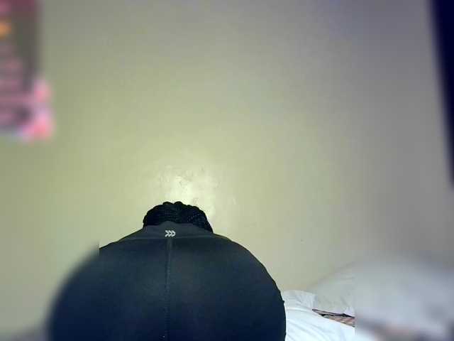 Hotpetitechic live cam on BongaCams