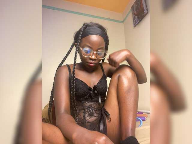 Hotpetite555