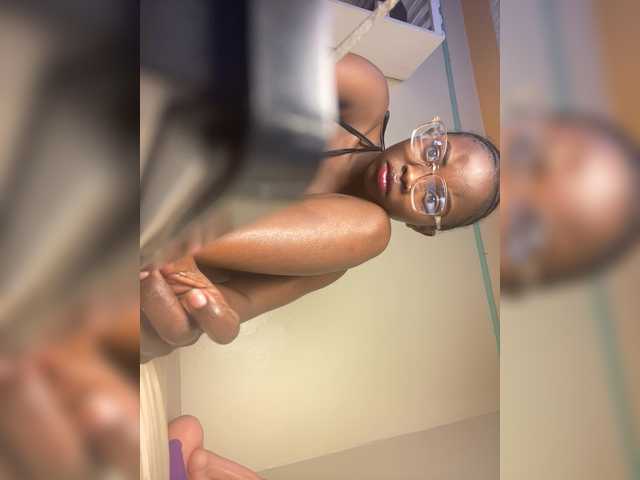 Chocolateboo598 live cam on BongaCams