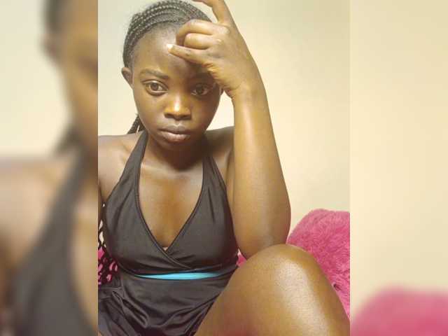 Hotpetite555 on Bongacams
