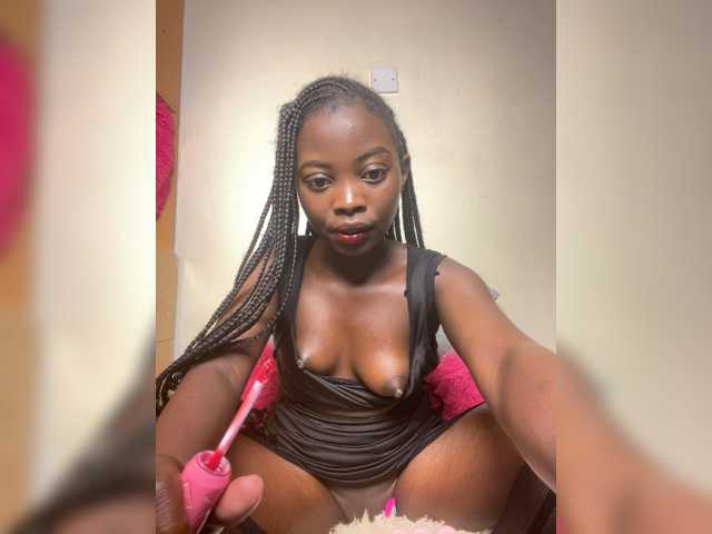 hotpetite555 webcam bongacams model stream image