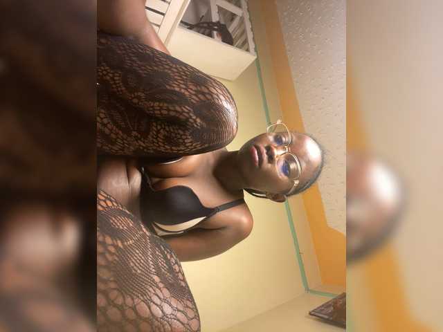 Chocolateboo598 live cam on BongaCams