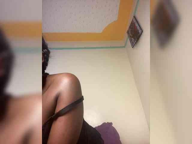 Model: Hotpetite555