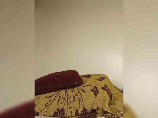 Hotpetite555 webcam