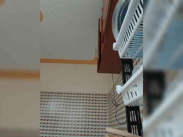 Hotpetite555 webcam