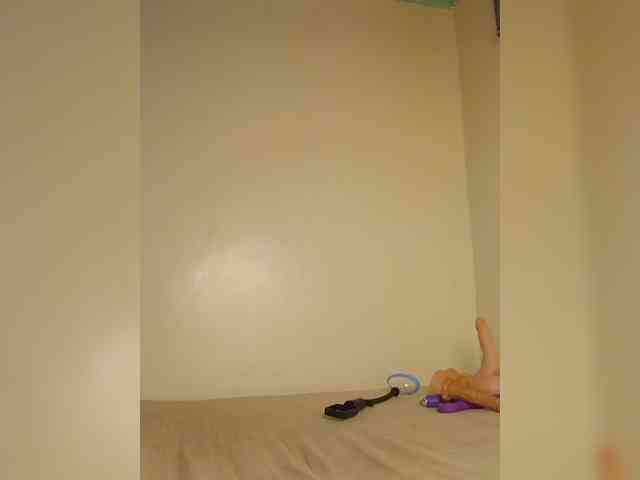 Hotpetite555 webcam