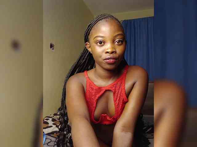 Hotpetite555 webcam