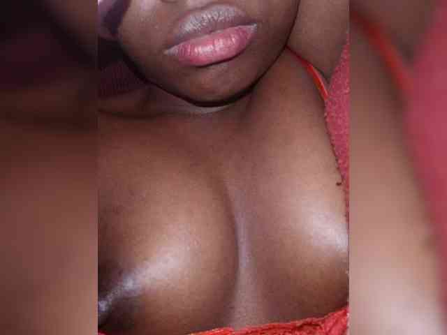 Hotpetite555 webcam