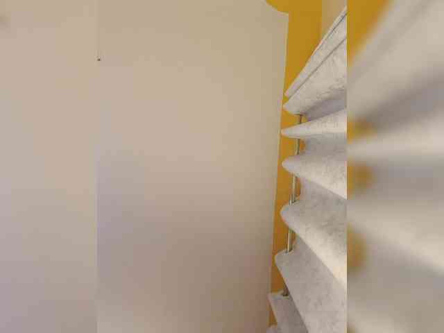 Hotpetite555 webcam