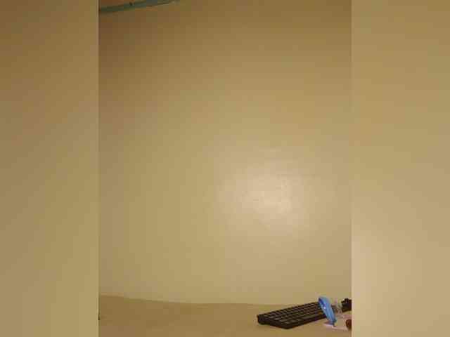 Hotpetite555 webcam
