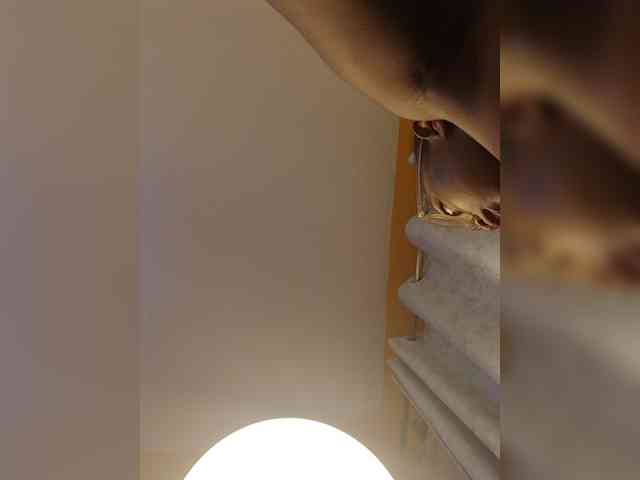 Hotpetite555 webcam