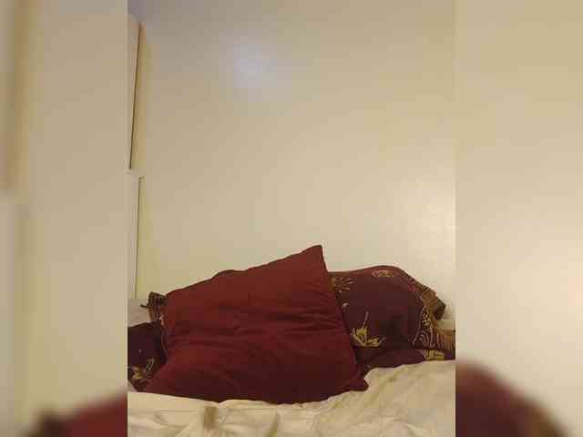 Hotpetite555 webcam