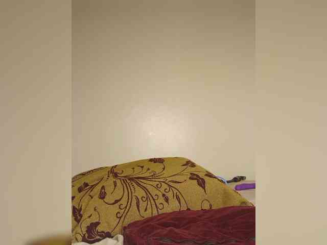 Hotpetite555 webcam