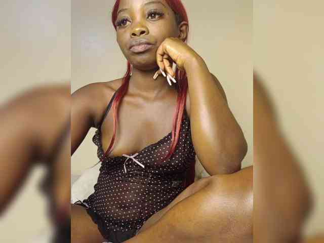 Hotpetite555 webcam