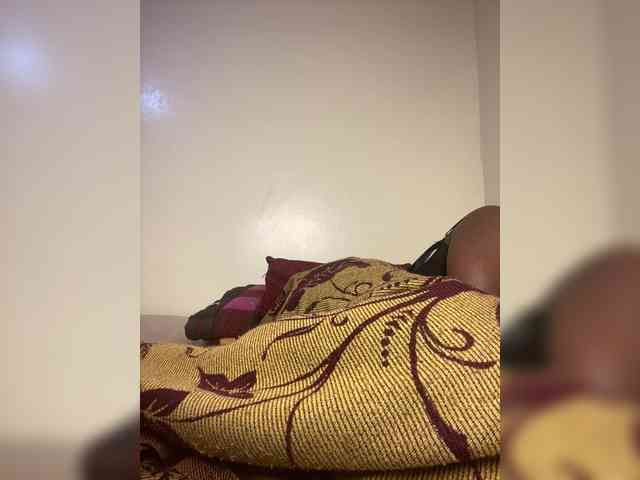 Hotpetite555 webcam