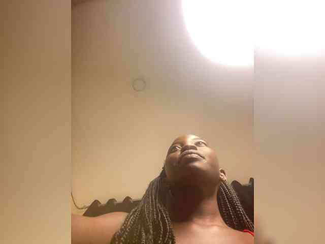Hotpetite555 webcam
