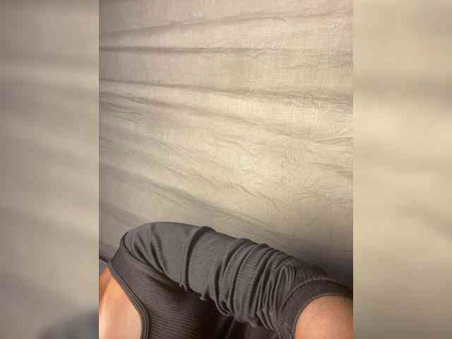 Hotpetite555 webcam