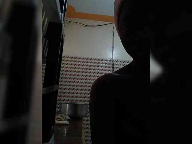 Hotpetite555 webcam